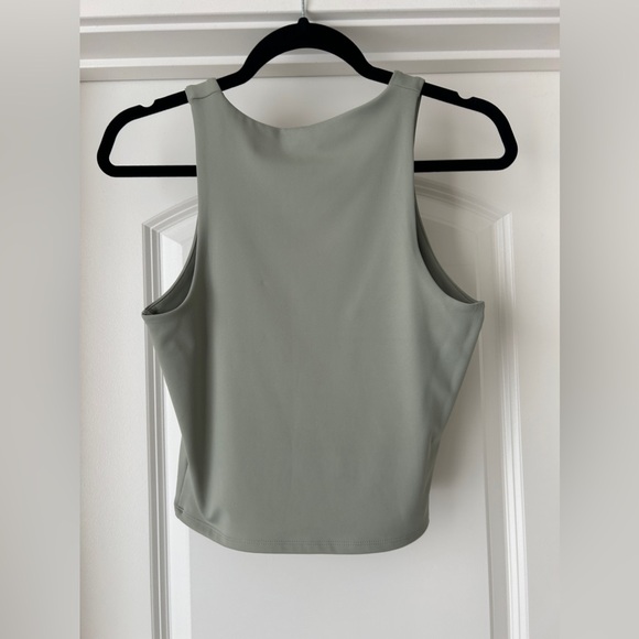 Express Body Contour Tank Top - Picture 3 of 4